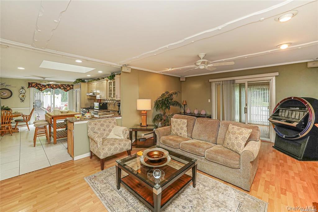 33 Peachtree Lane – For Sale photo 14