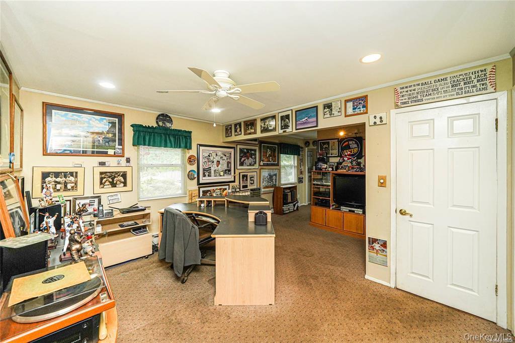33 Peachtree Lane – For Sale photo 15
