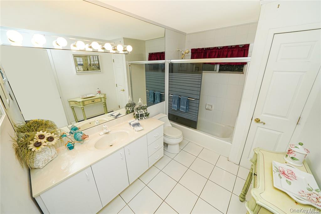 33 Peachtree Lane – For Sale photo 13