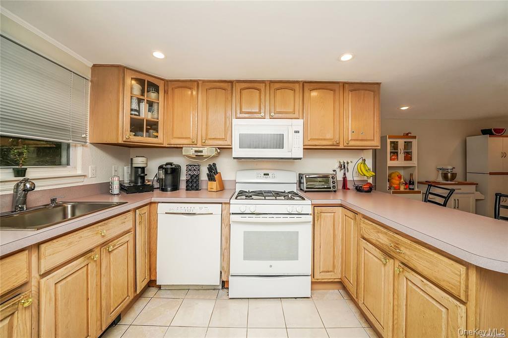 33 Peachtree Lane – For Sale photo 21