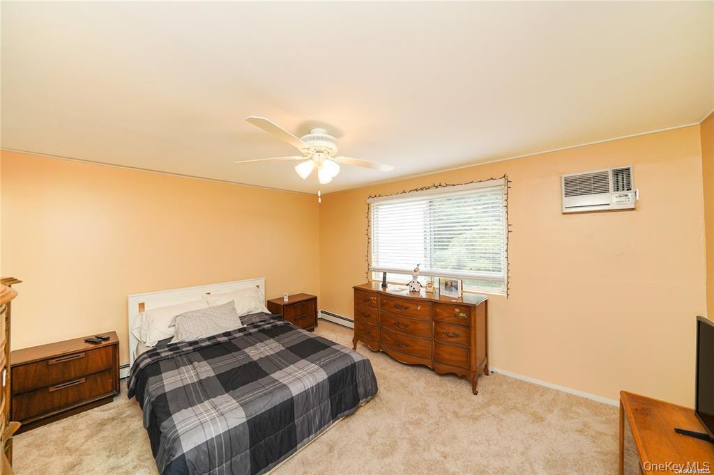 33 Peachtree Lane – For Sale photo 19