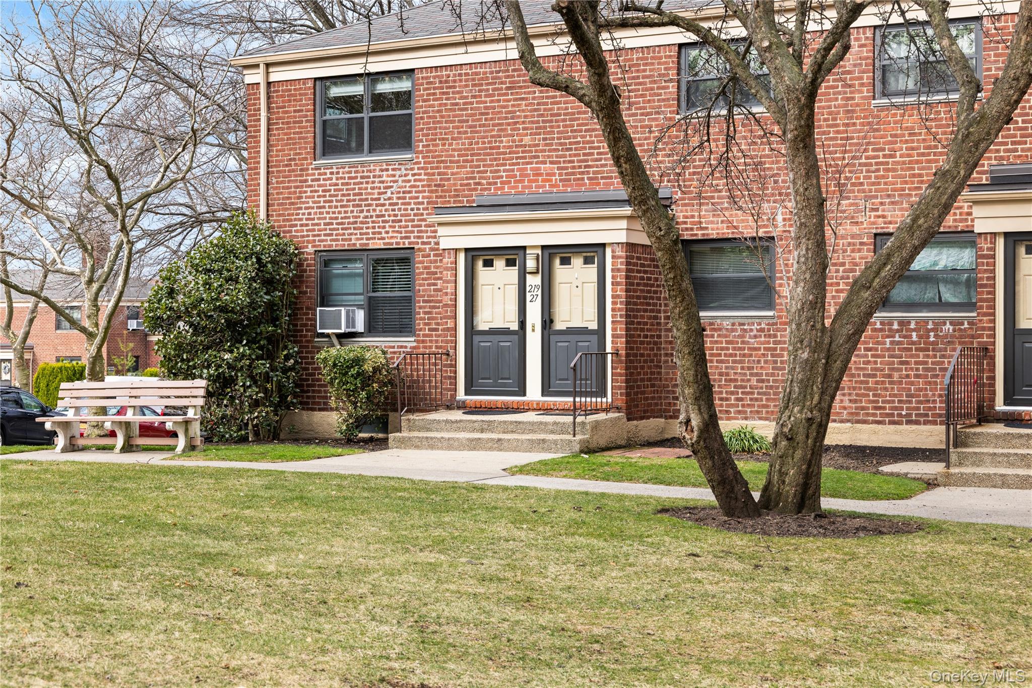 219-27 75th Avenue, Unit #2 photo 4