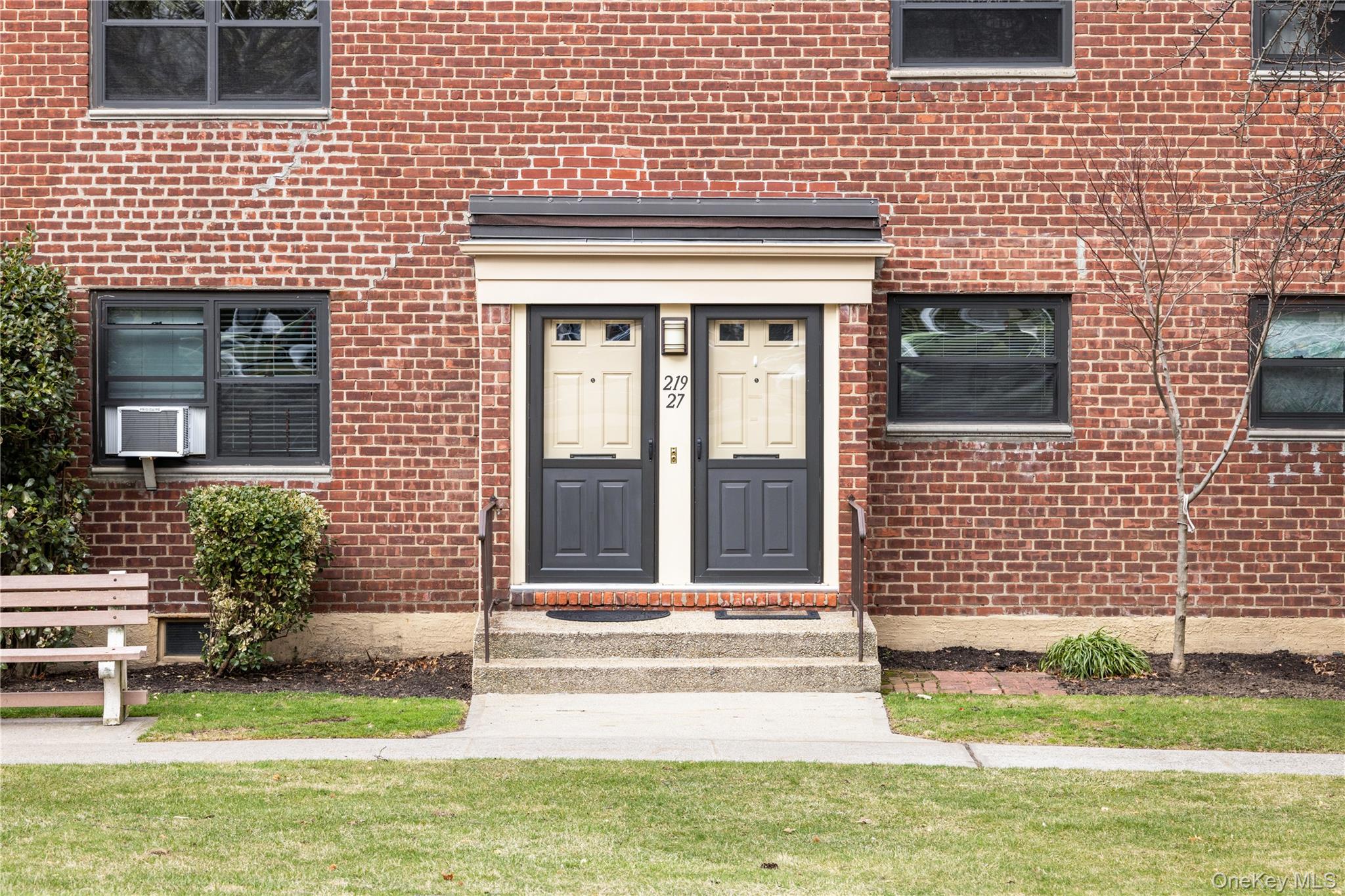 219-27 75th Avenue, Unit #2 photo 5
