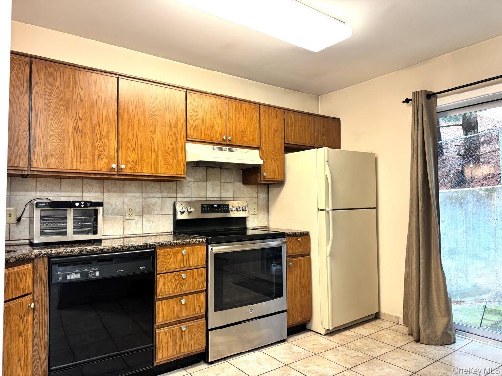11 Livingston Manor, Unit 11 photo 8