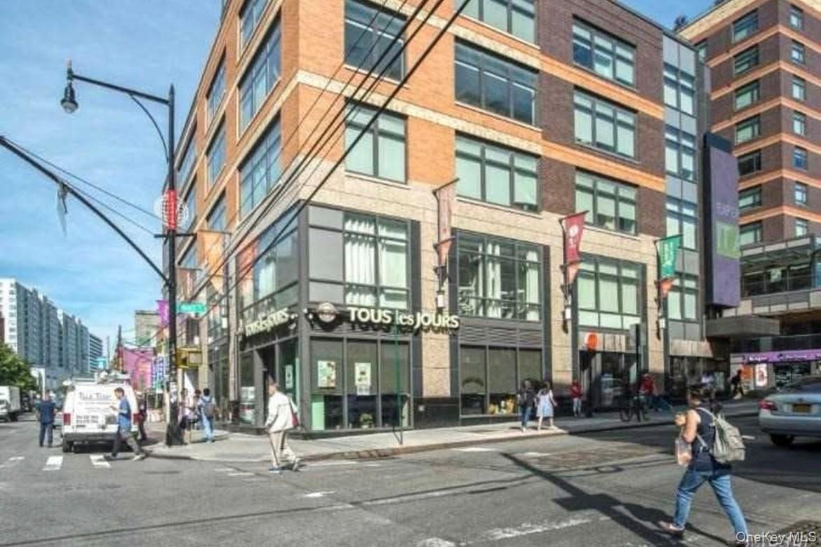 39-16 Prince Street, Unit 8C photo 3
