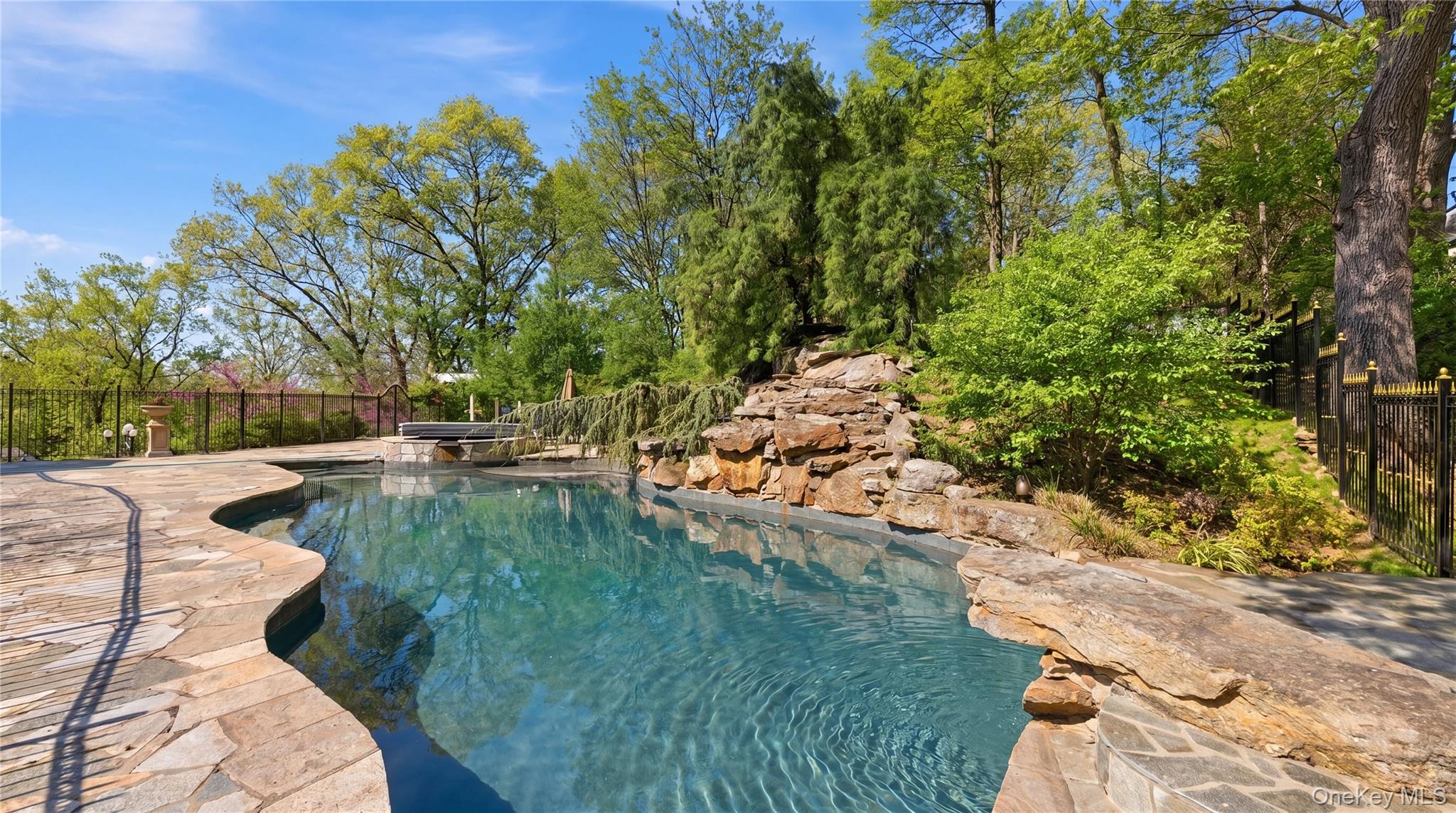 33 Greenbriar Drive – For Sale photo 32