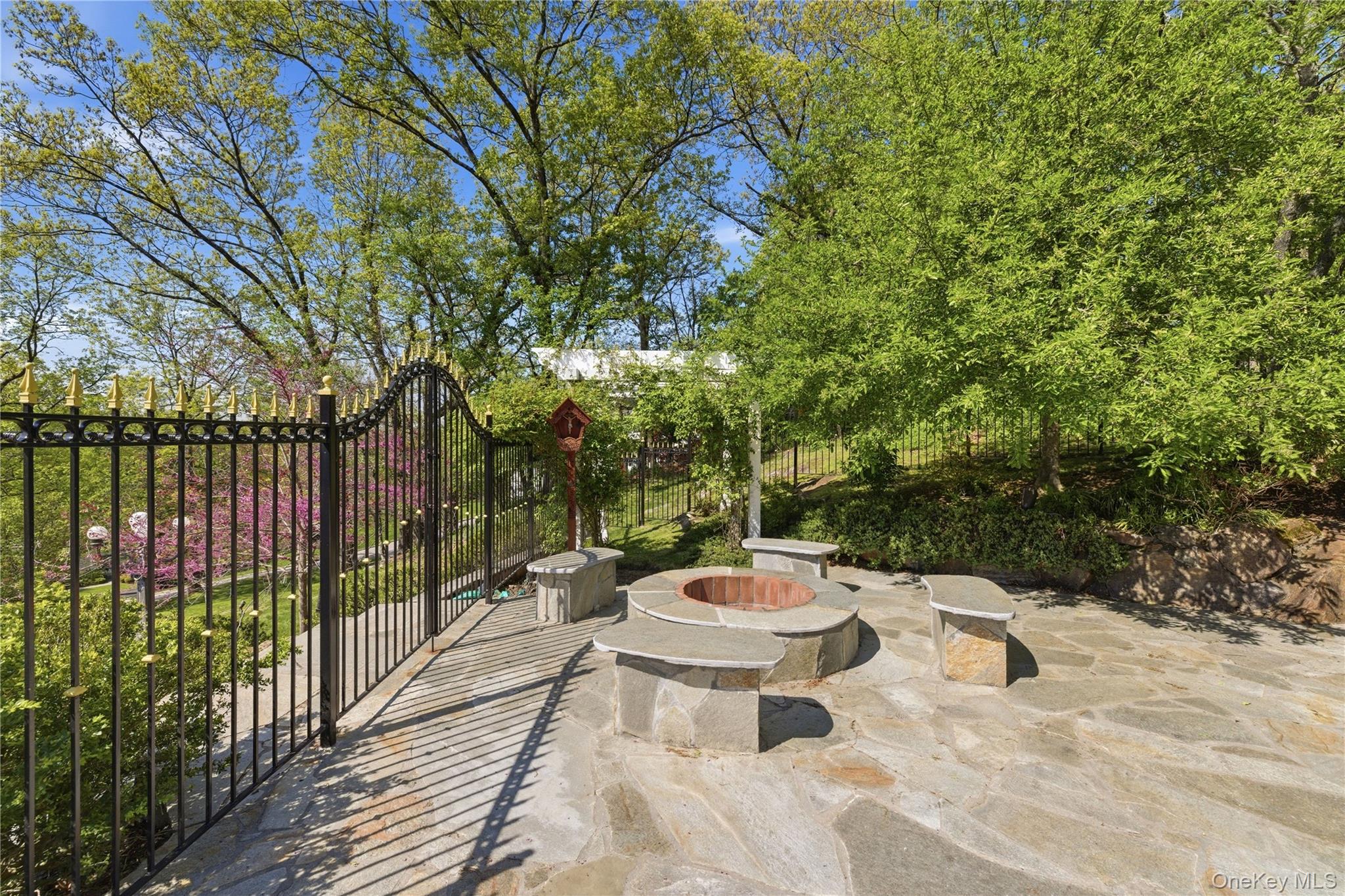 33 Greenbriar Drive – For Sale photo 30
