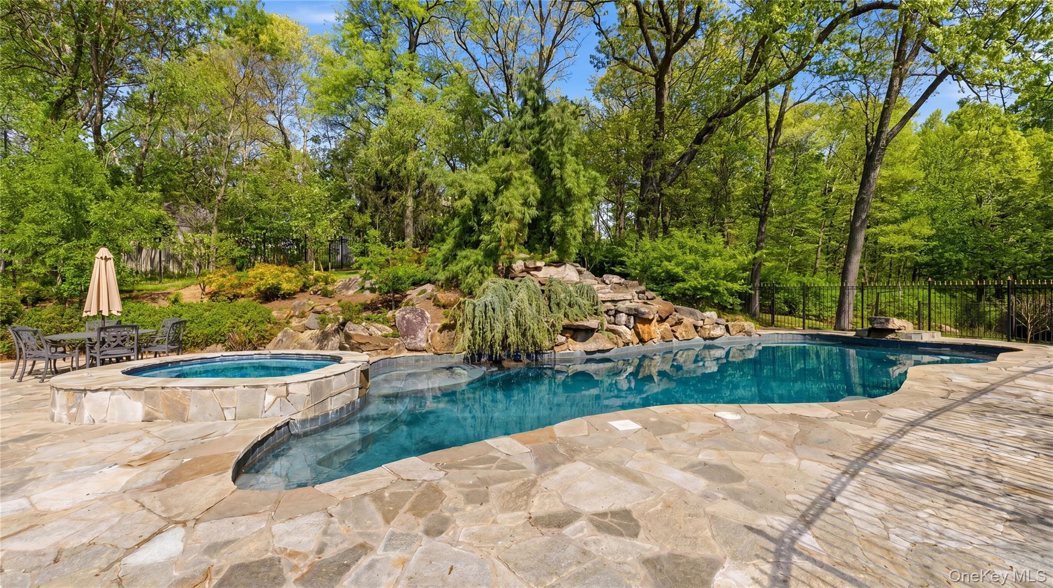 33 Greenbriar Drive – For Sale photo 33