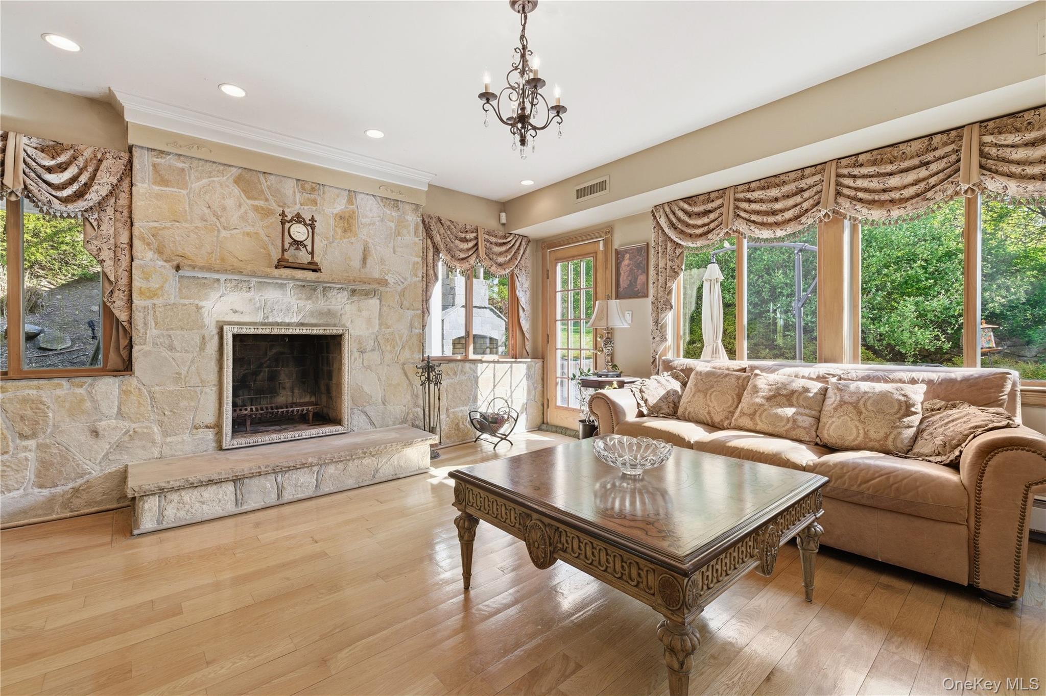 33 Greenbriar Drive – For Sale photo 13