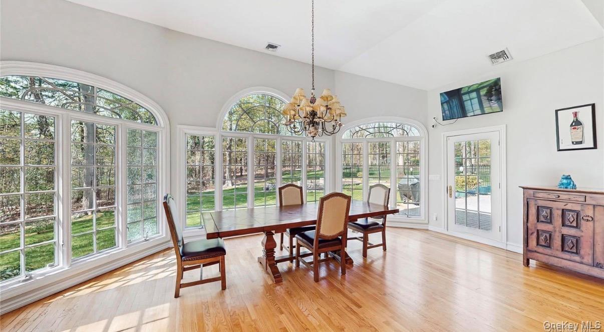 406 Duck Pond  Rd – For Sale photo 10
