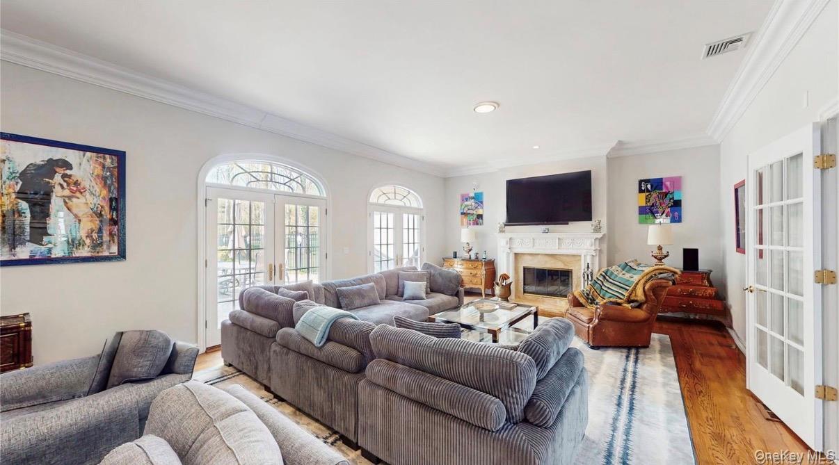 406 Duck Pond  Rd – For Sale photo 5