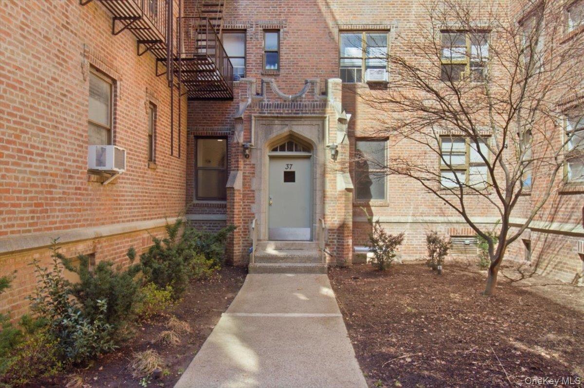 37 Summit Avenue, Unit 3A photo 5