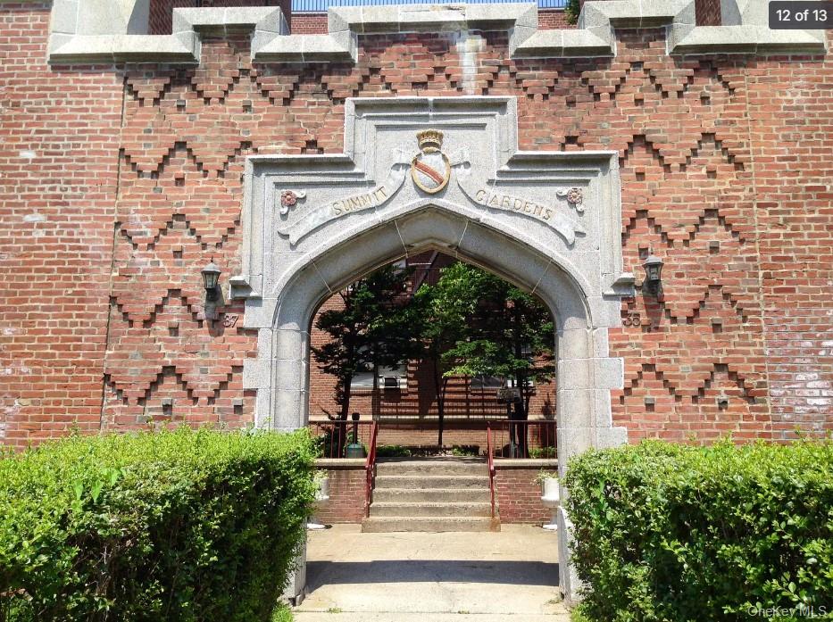 37 Summit Avenue, Unit 3A