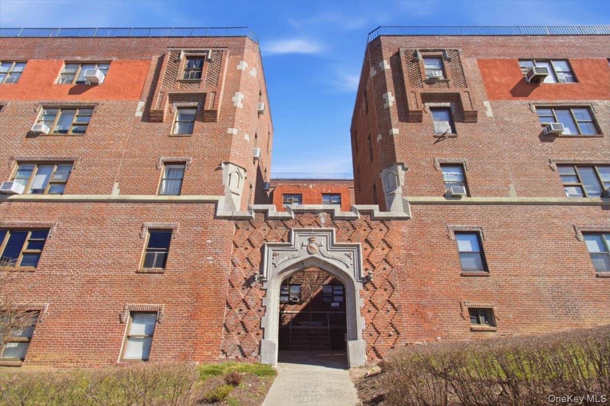 37 Summit Avenue, Unit 3A photo 3