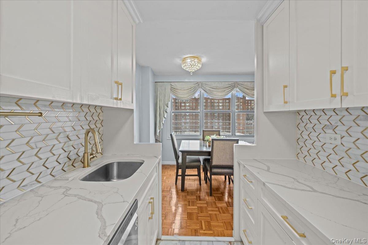 555 Kappock Street, Unit 11G photo 6