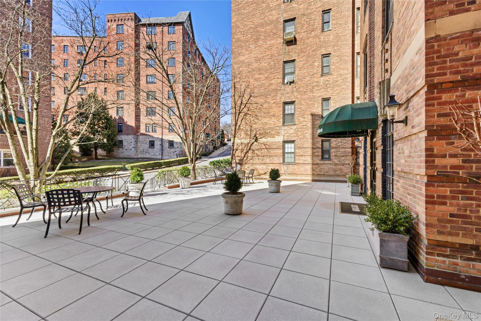 35 Parkview Avenue, Unit 1D photo 22