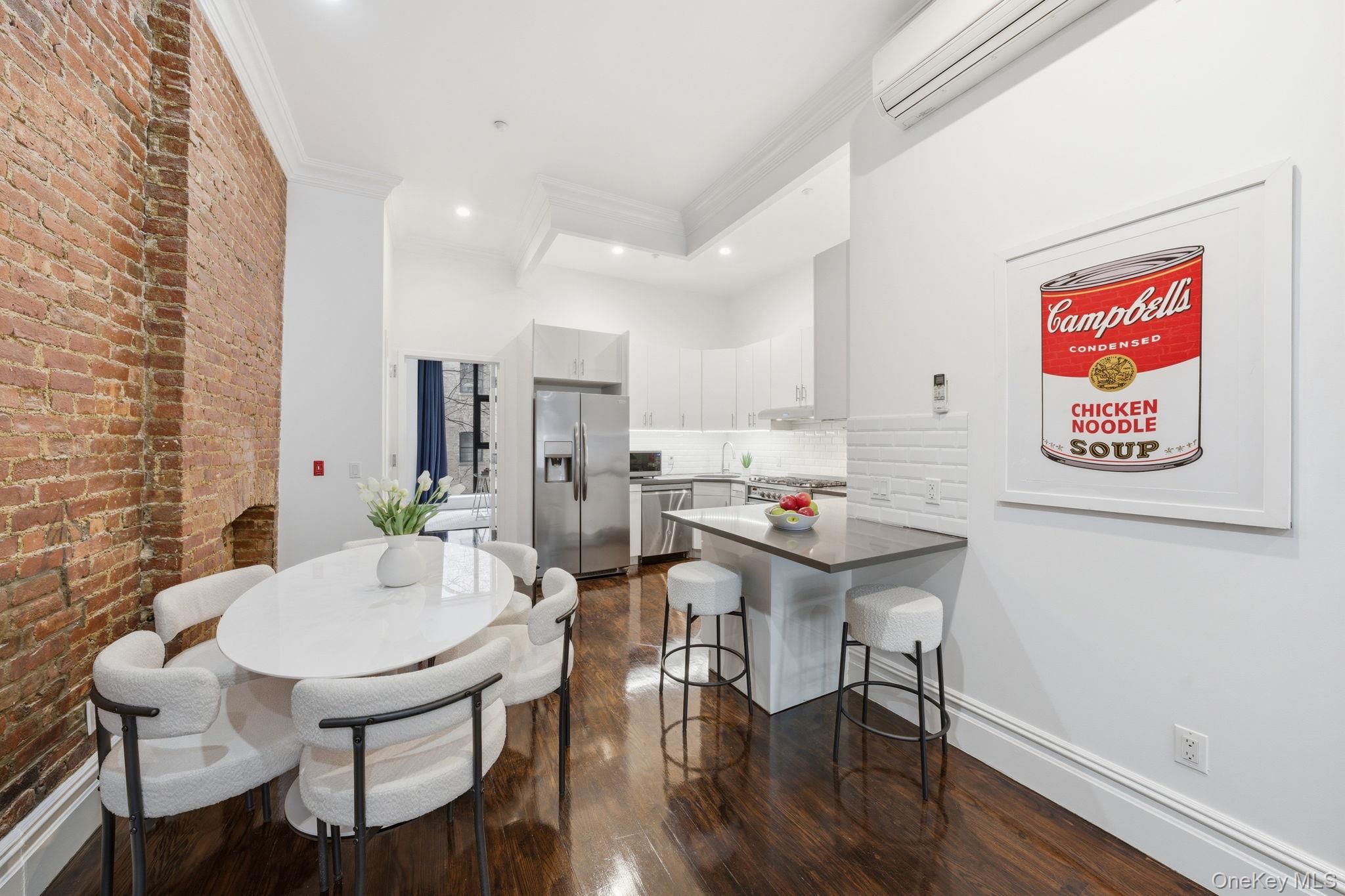 236 W 112th Street, Unit 1 photo 3