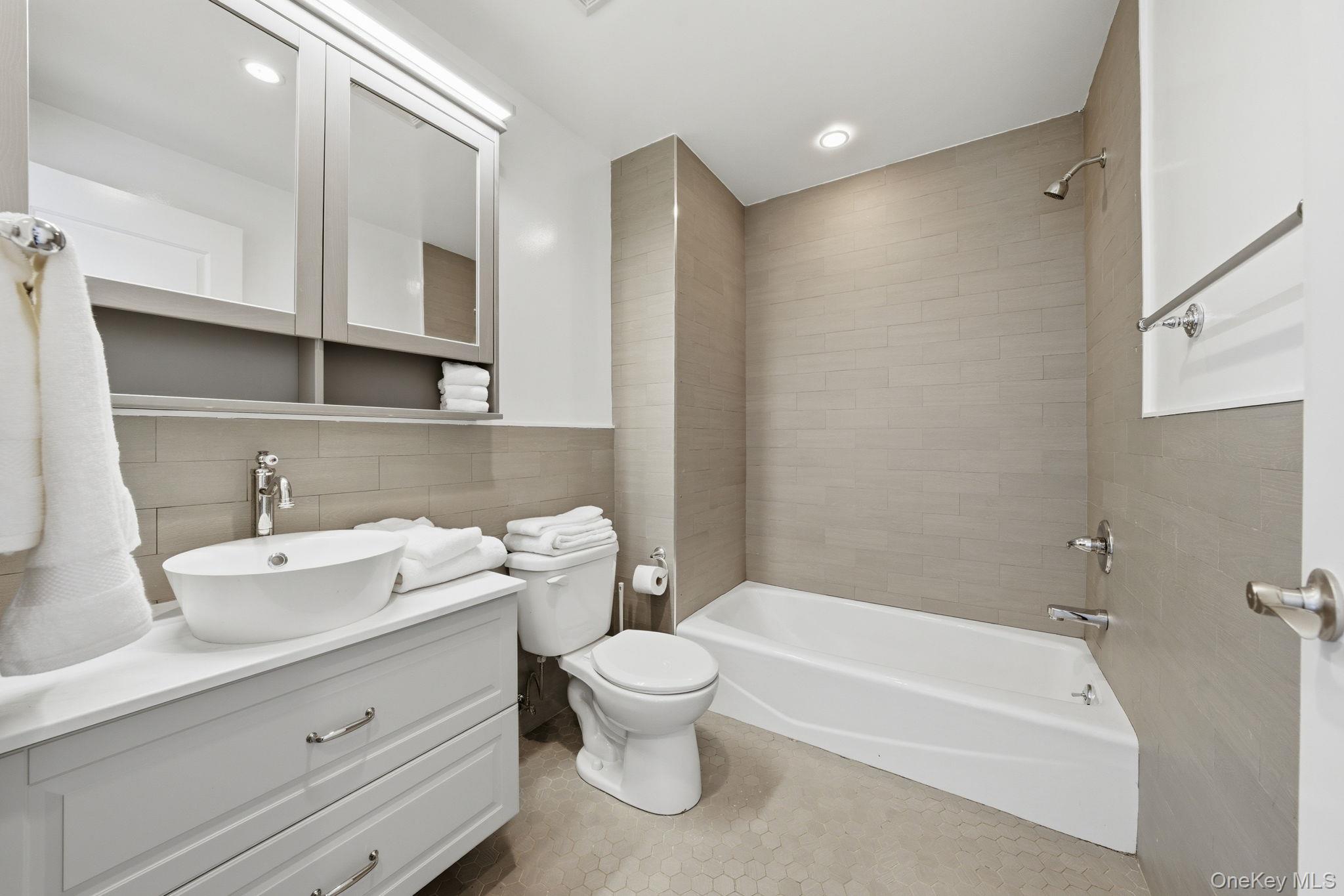 236 W 112th Street, Unit 2 photo 11