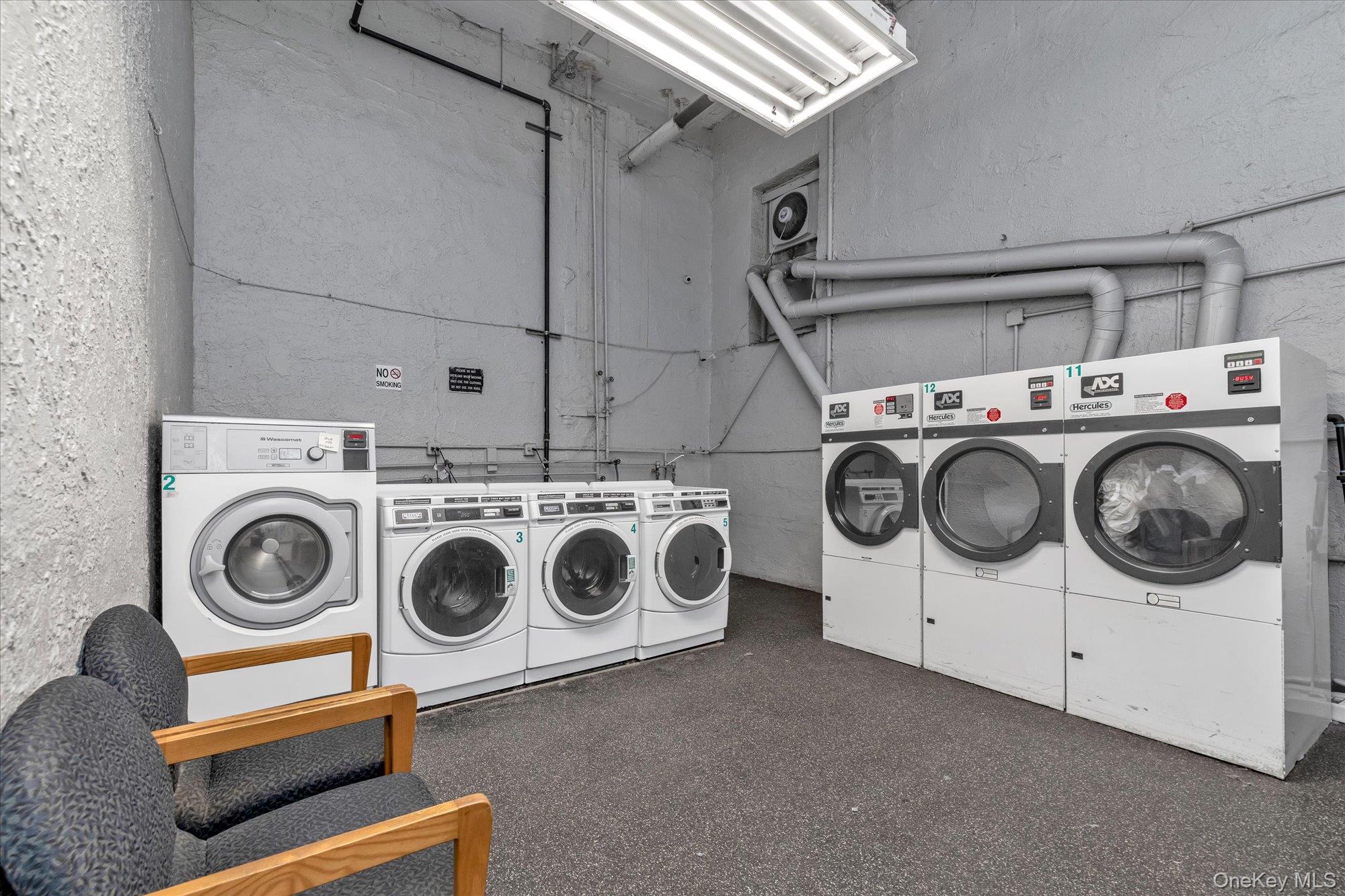 67-12 Yellowstone Blvd, Unit F18 photo 19