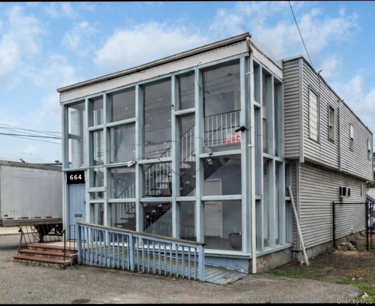 664 Suffolk Avenue – For Rent