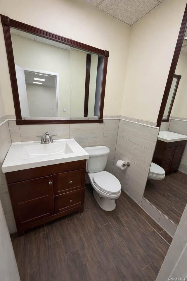 7909 Roosevelt Avenue – For Rent photo 2