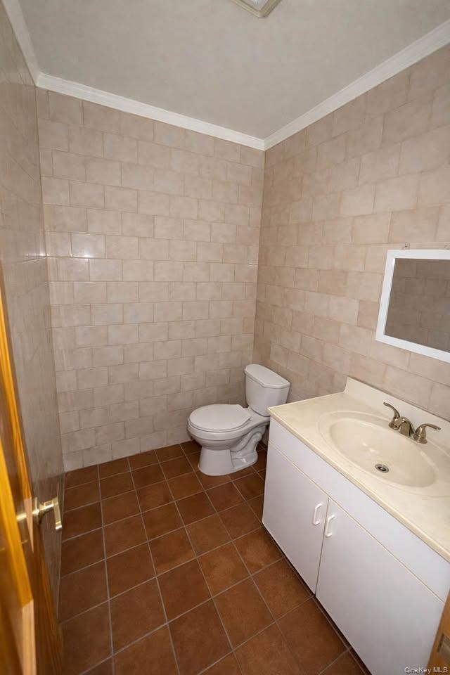 7905 Roosevelt Avenue – For Rent photo 3
