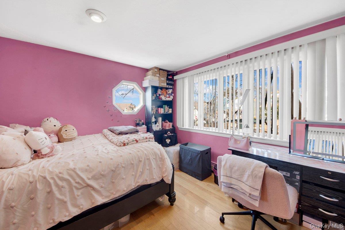 3252 Waterbury Avenue – For Sale photo 3