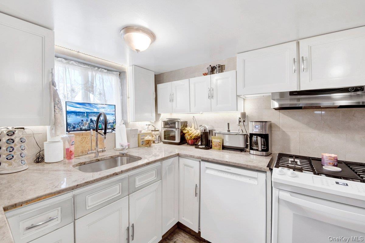 3252 Waterbury Avenue – For Sale photo 23