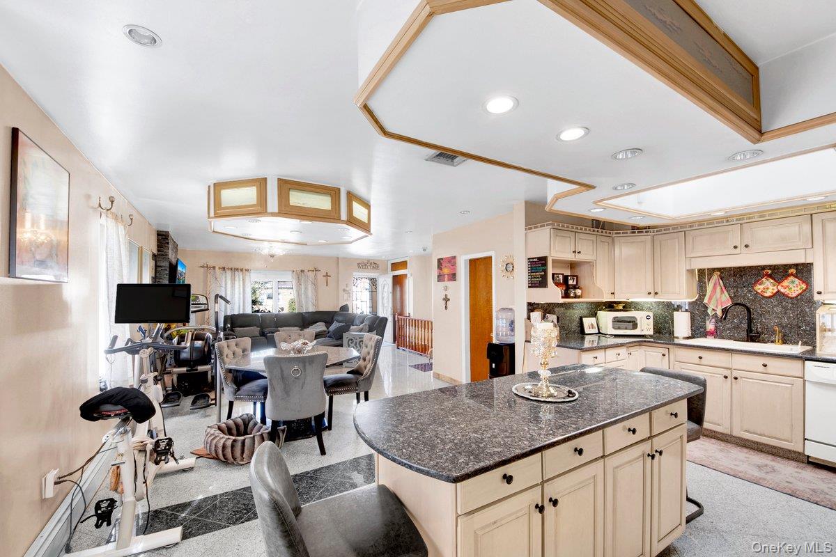 3252 Waterbury Avenue – For Sale photo 8