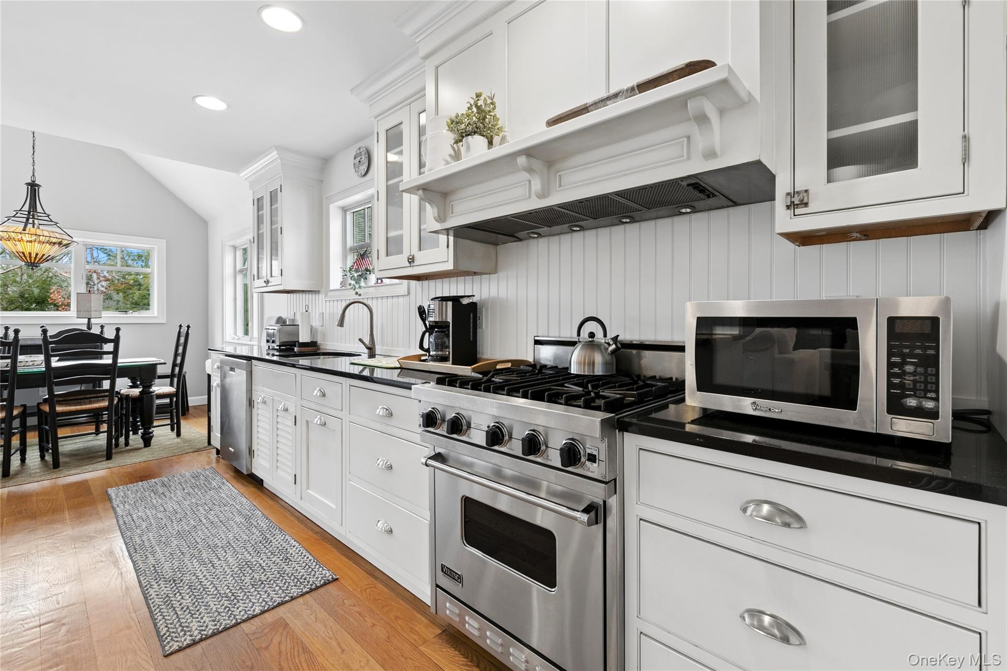 10 Foxboro Road – For Rent photo 10