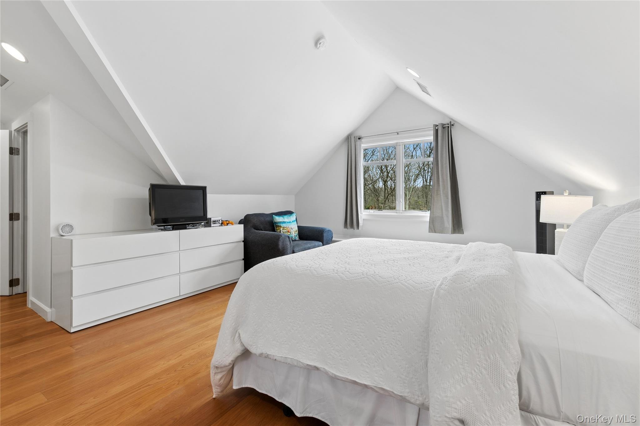 10 Foxboro Road – For Rent photo 29