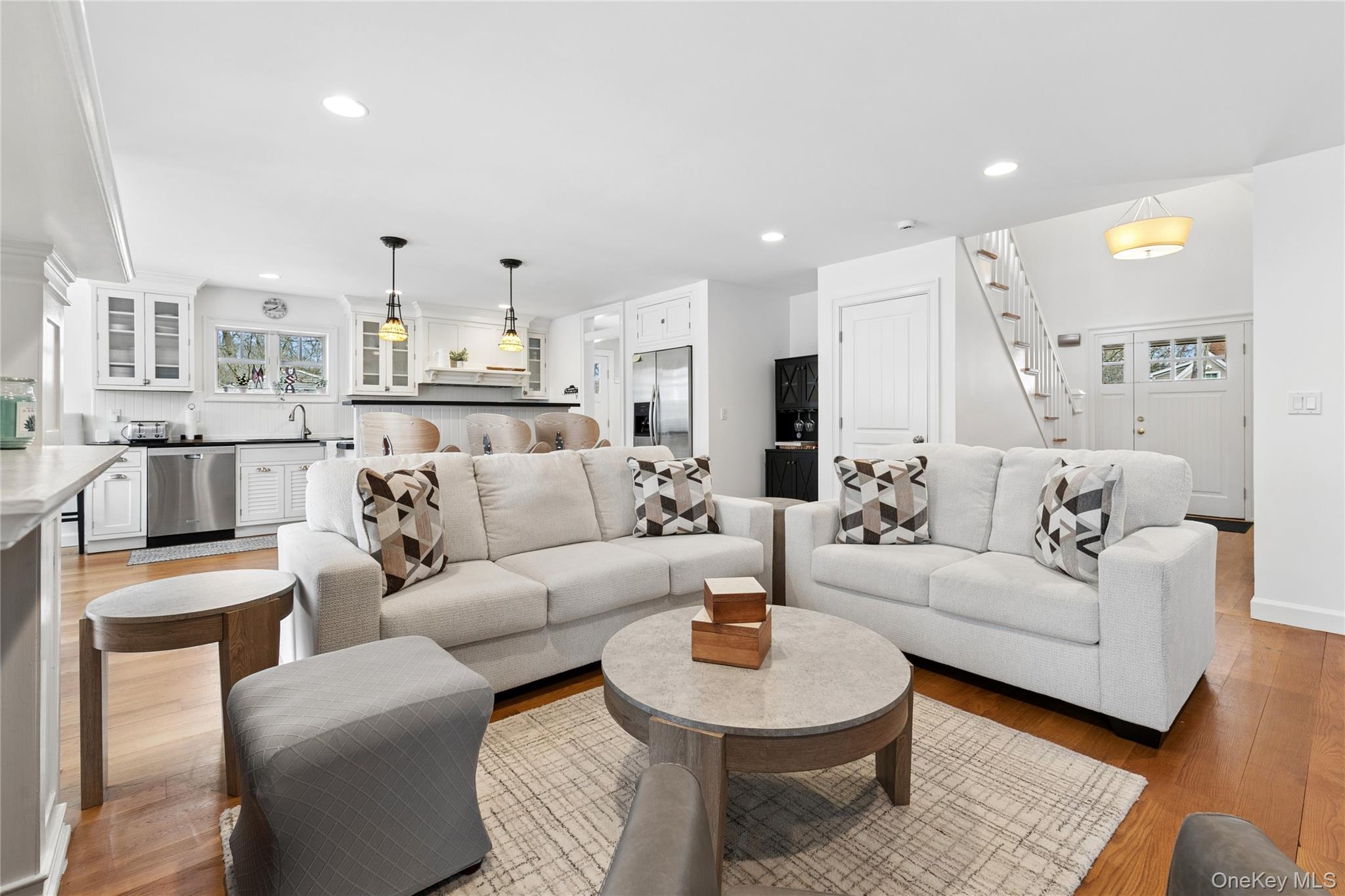 10 Foxboro Road – For Rent photo 9