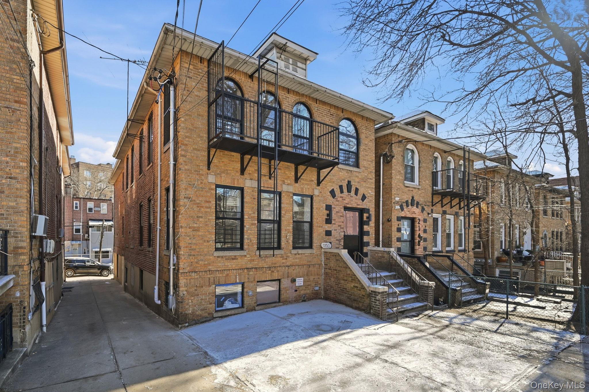 2152 Muliner Avenue – For Sale