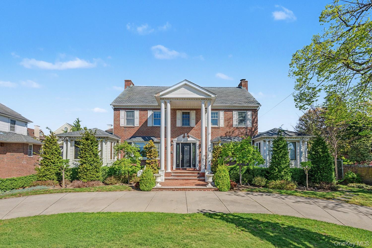 23 Center Drive – For Sale