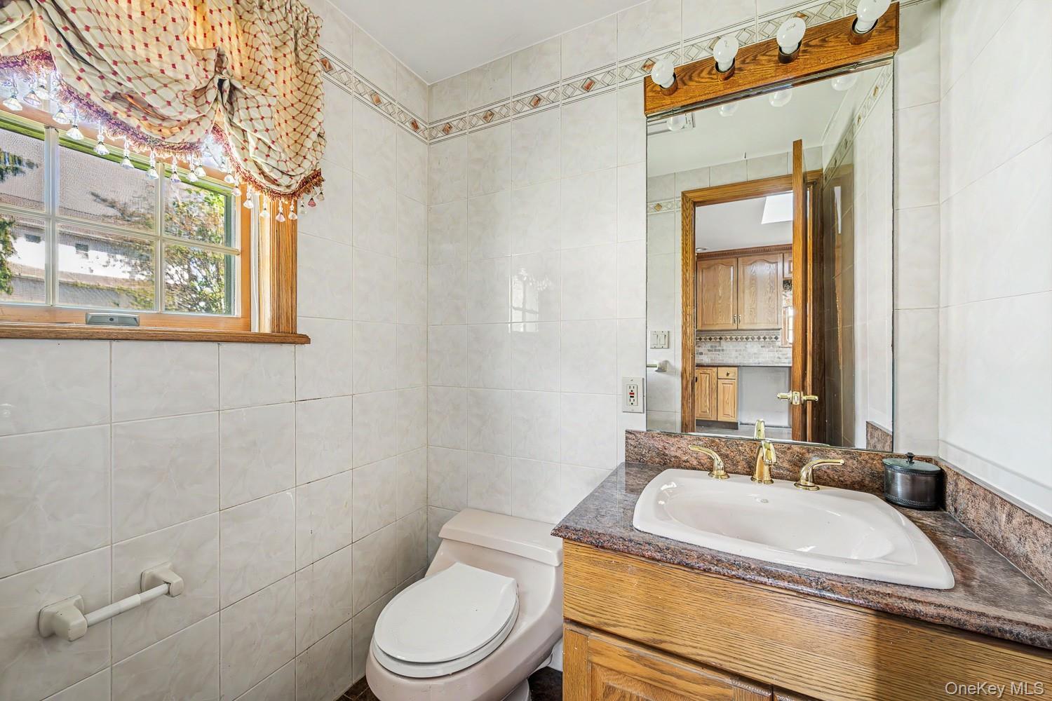 23 Center Drive – For Sale photo 11