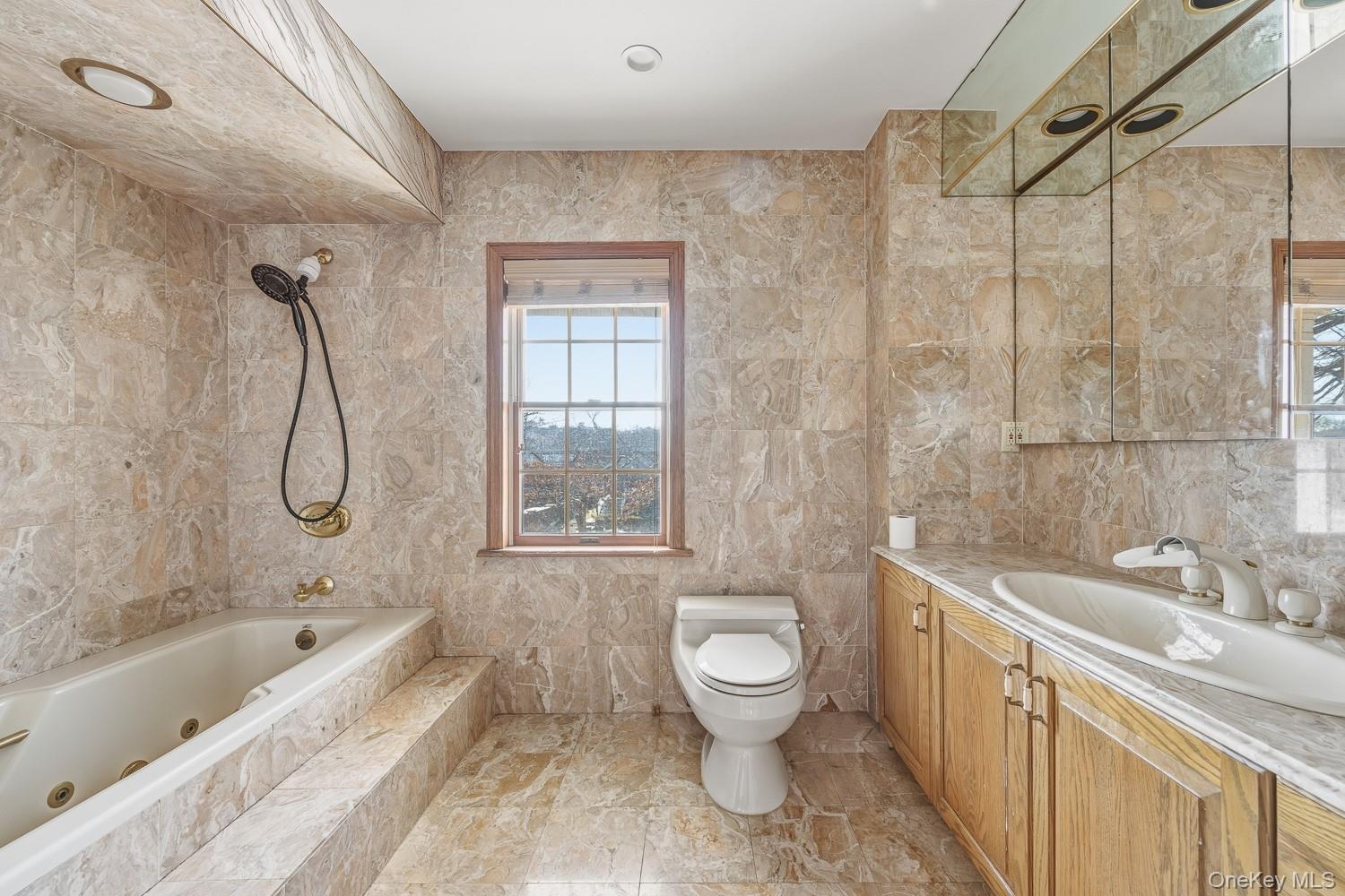 23 Center Drive – For Sale photo 18