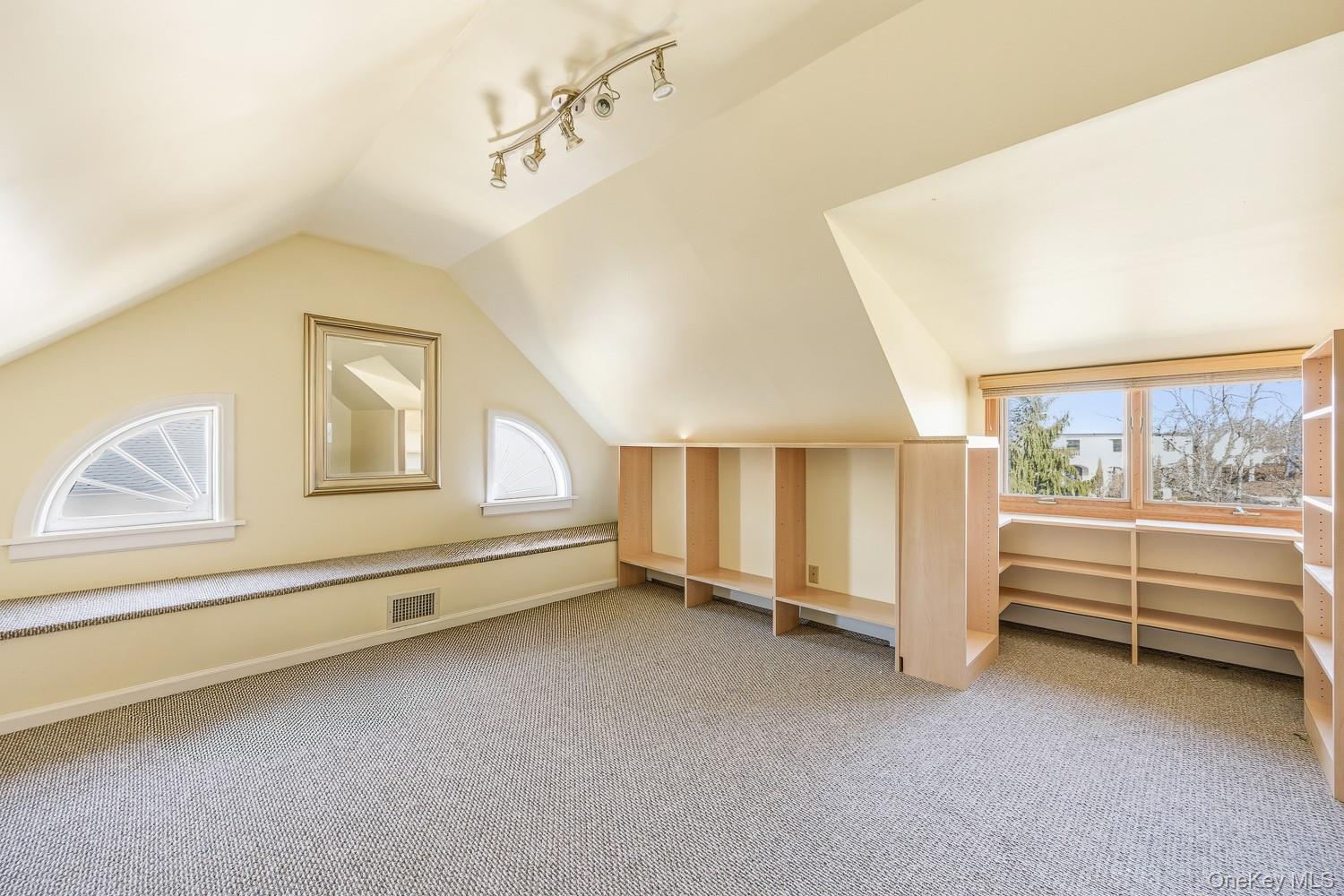 23 Center Drive – For Sale photo 19