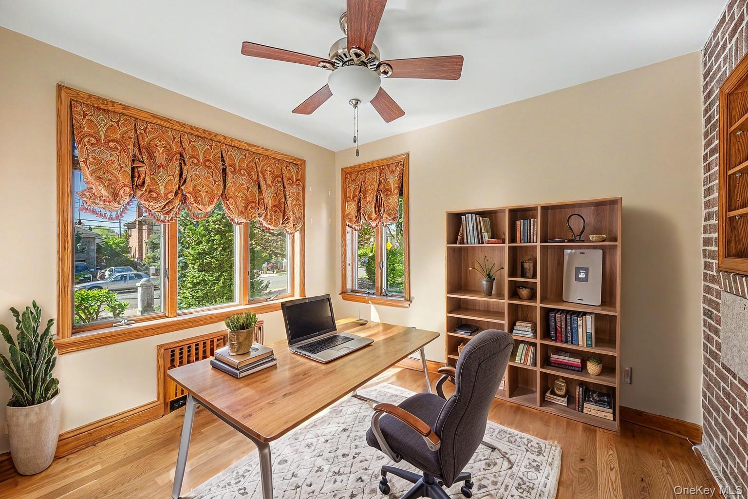 23 Center Drive – For Sale photo 10
