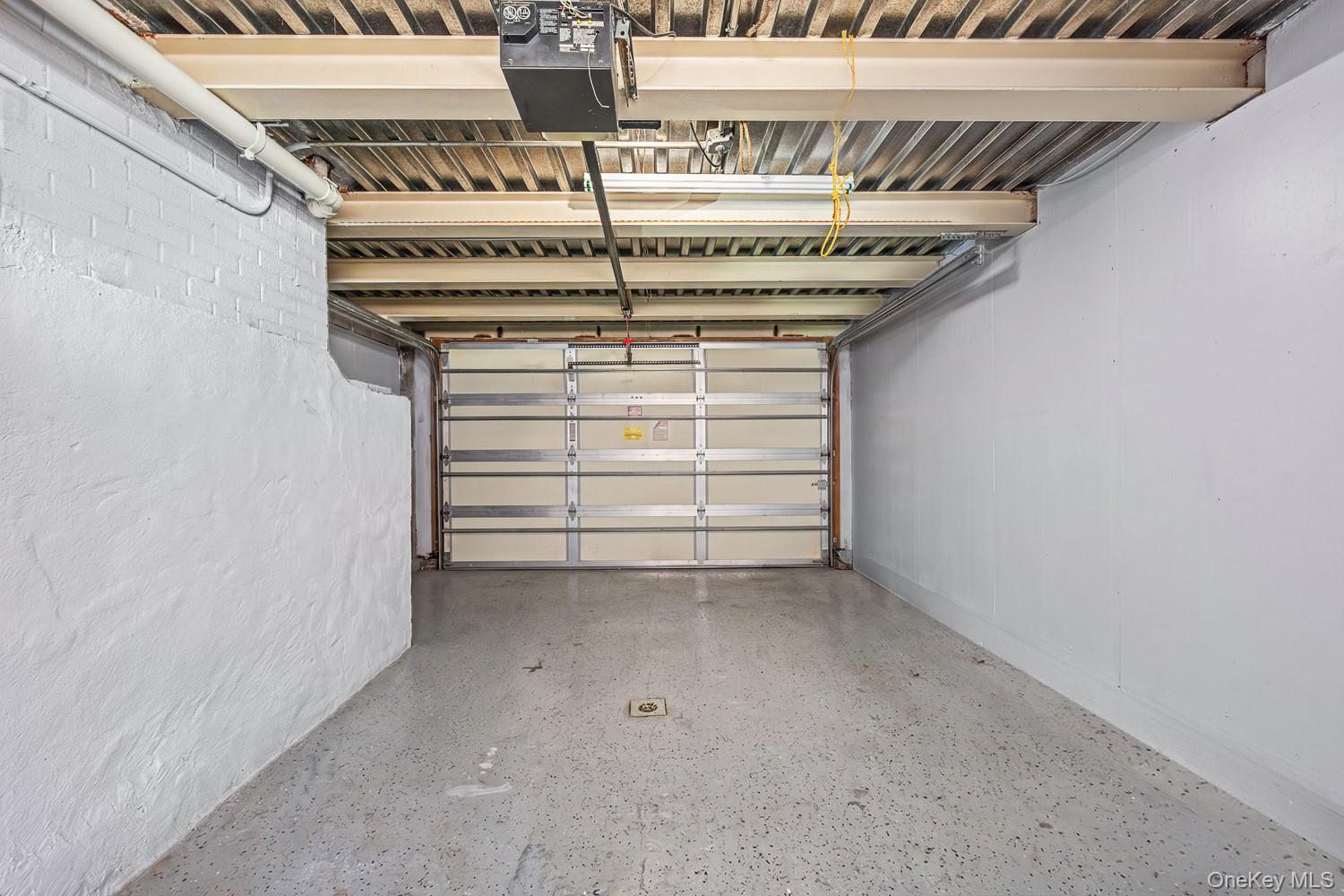 23 Center Drive – For Sale photo 25