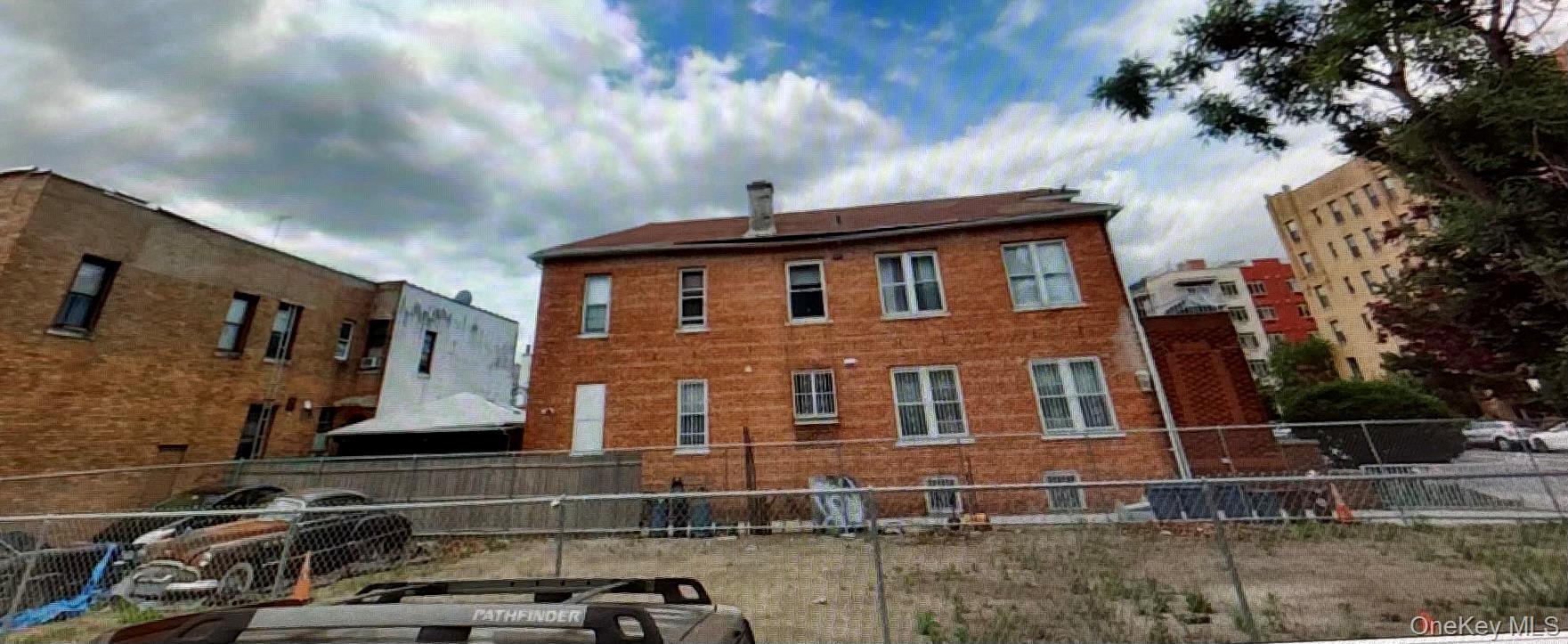320 Avenue P – For Sale