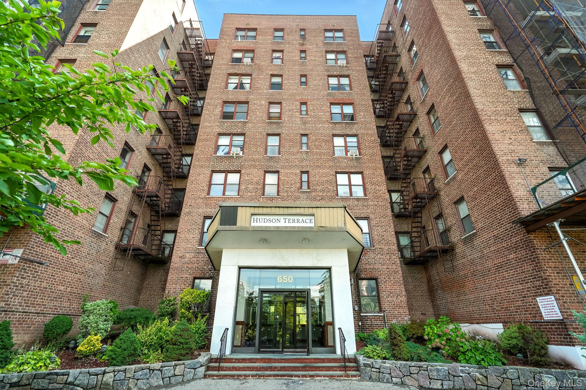 650 Warburton Avenue, Unit 6M