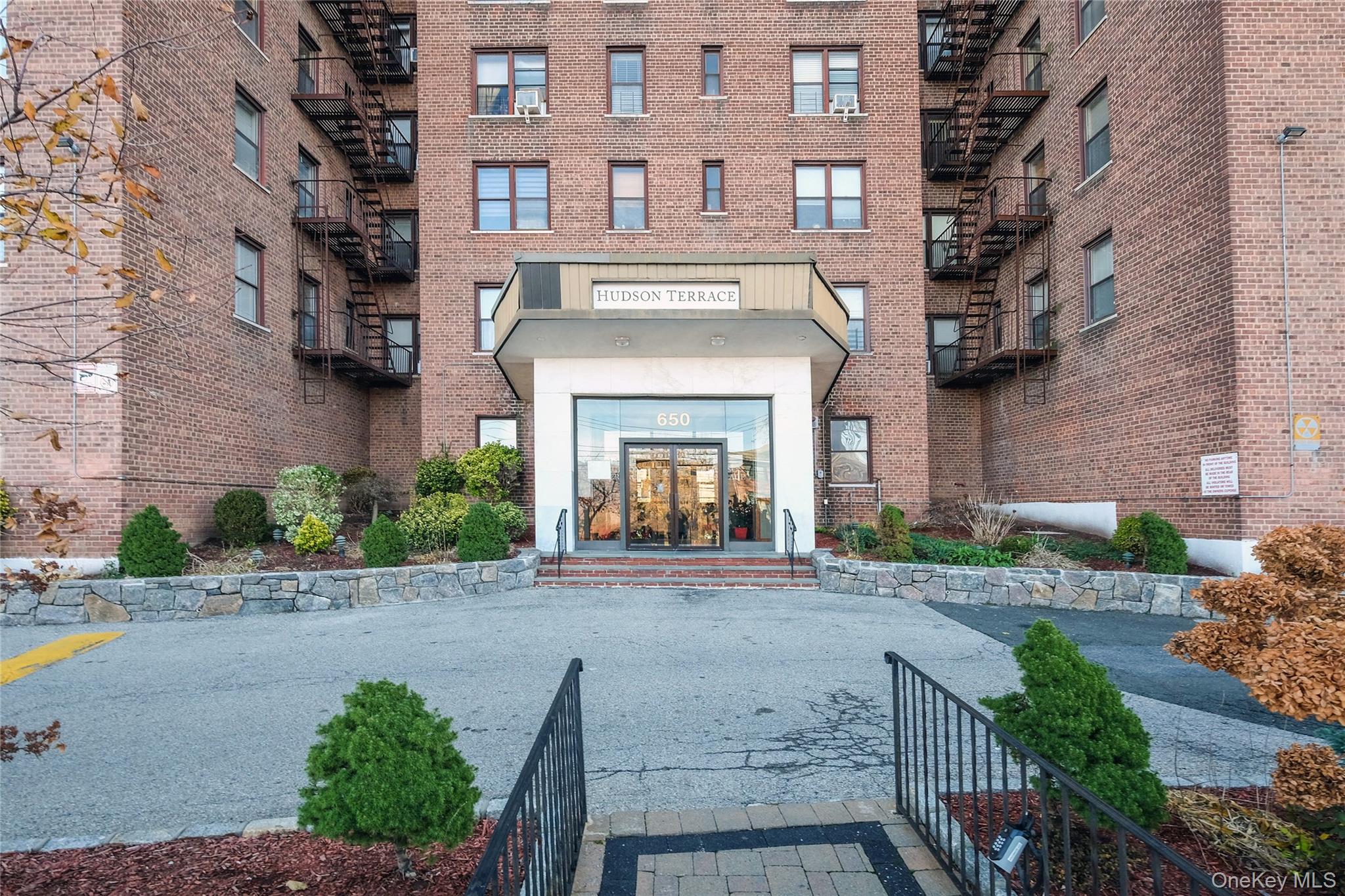 650 Warburton Avenue, Unit 6M photo 22