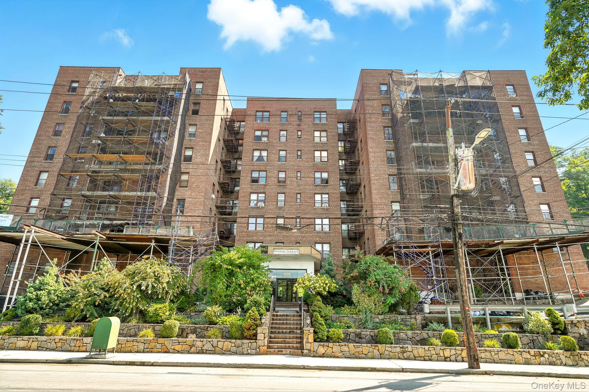 650 Warburton Avenue, Unit 6M photo 18