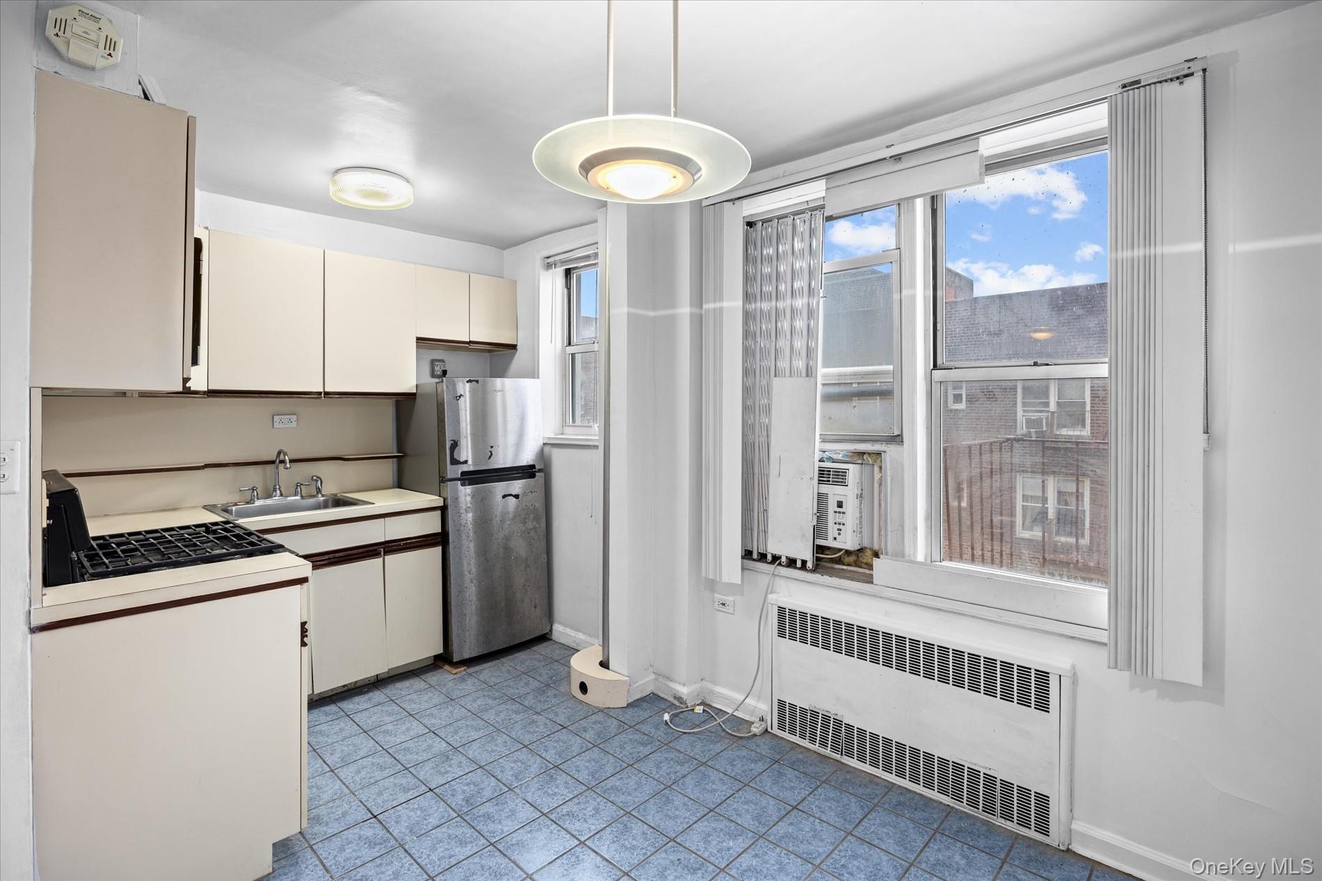 67-30 Clyde Street, Unit 6G photo 5