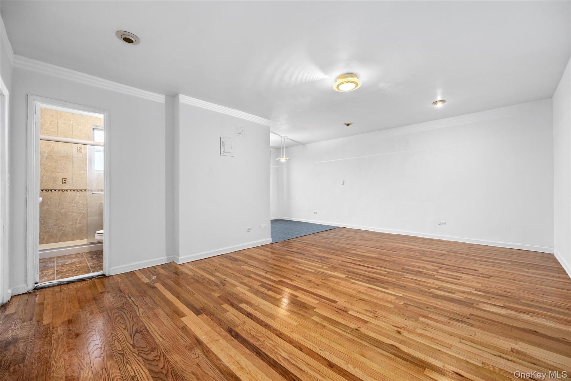 67-30 Clyde Street, Unit 6G photo 2