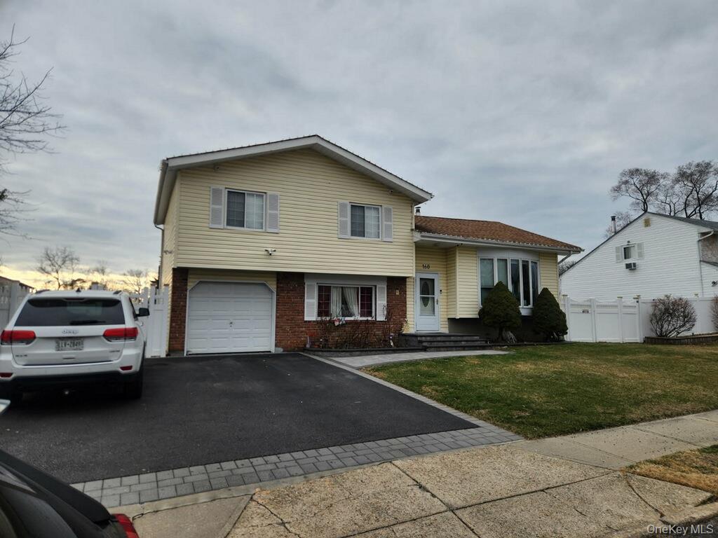 160 Bark Avenue – For Sale photo 2