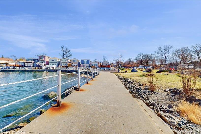 D132 Edgewater, Unit D photo 14