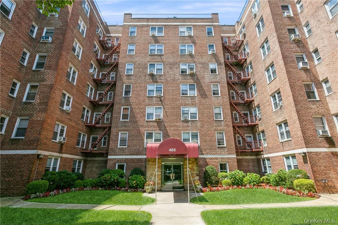 485 Bronx River Road, Unit B64 photo 4