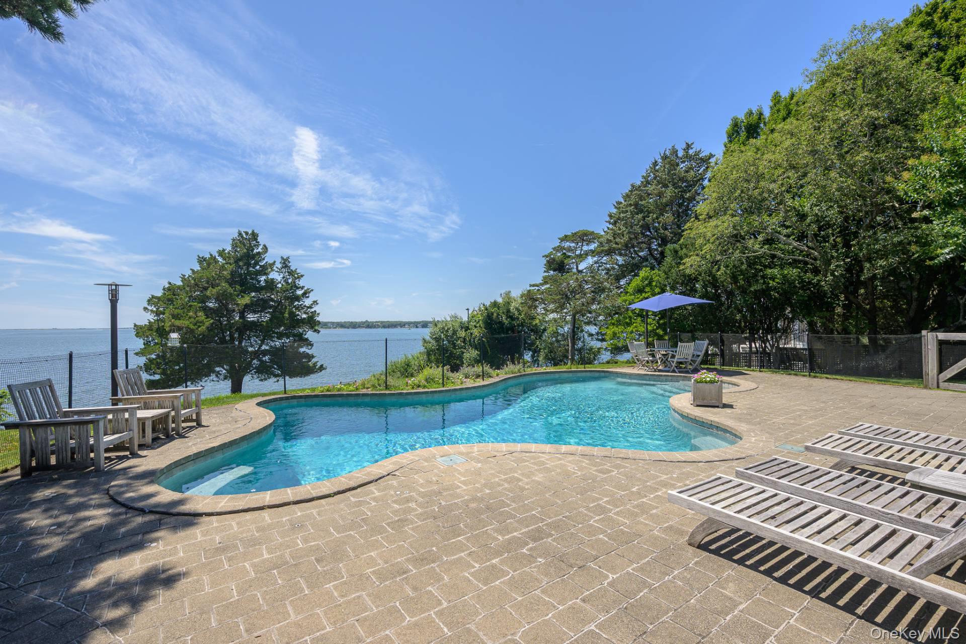 6 Peconic Road – For Rent photo 4