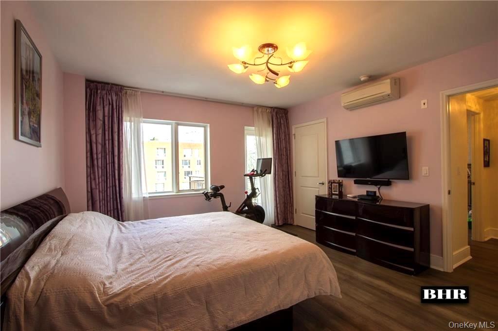 3435 Guider Avenue, Unit 5A photo 4